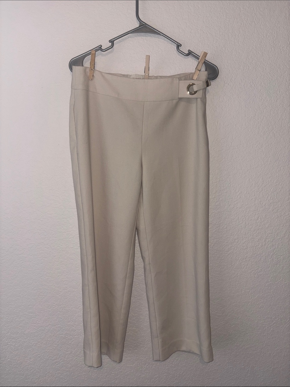 Chico's Cream Ankle-Length Dress Pants with Buckle Accent
